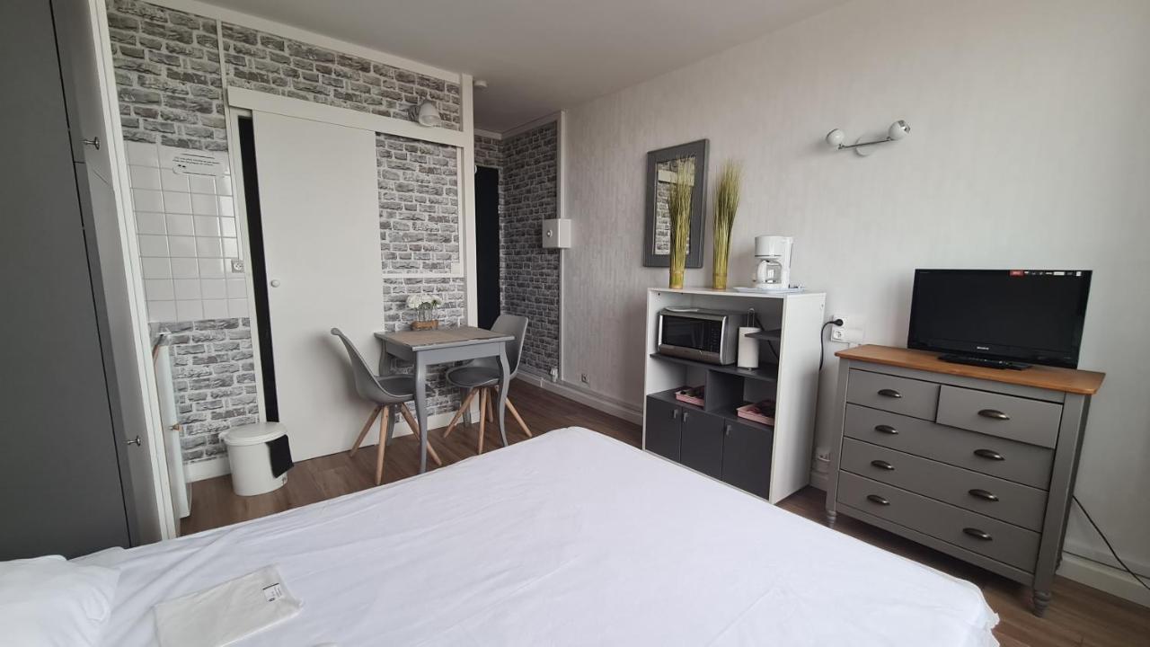 Residence Du Bord De Mer 9 Appartements Avec Une Vraie Vue Mer Le Treport Luaran gambar