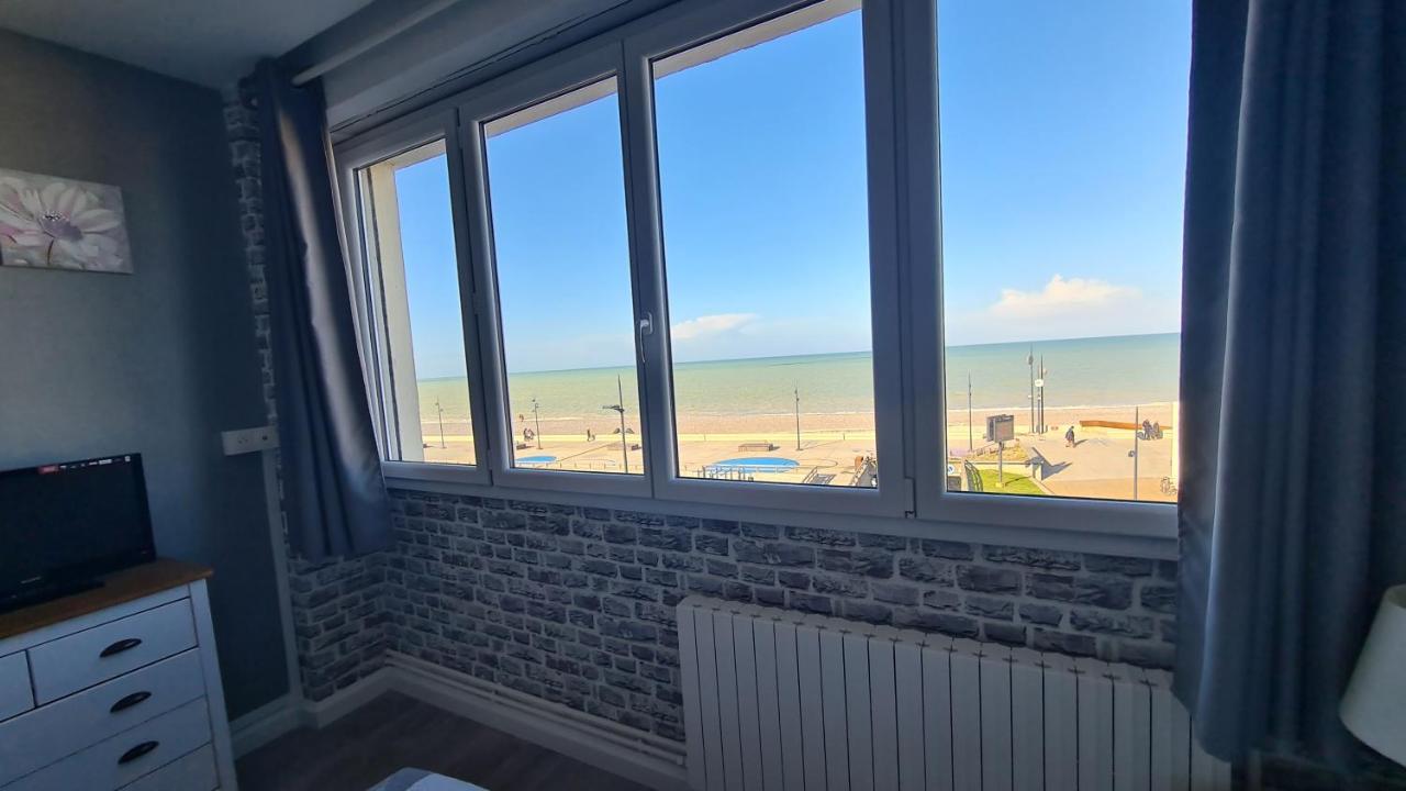 Residence Du Bord De Mer 9 Appartements Avec Une Vraie Vue Mer Le Treport Luaran gambar
