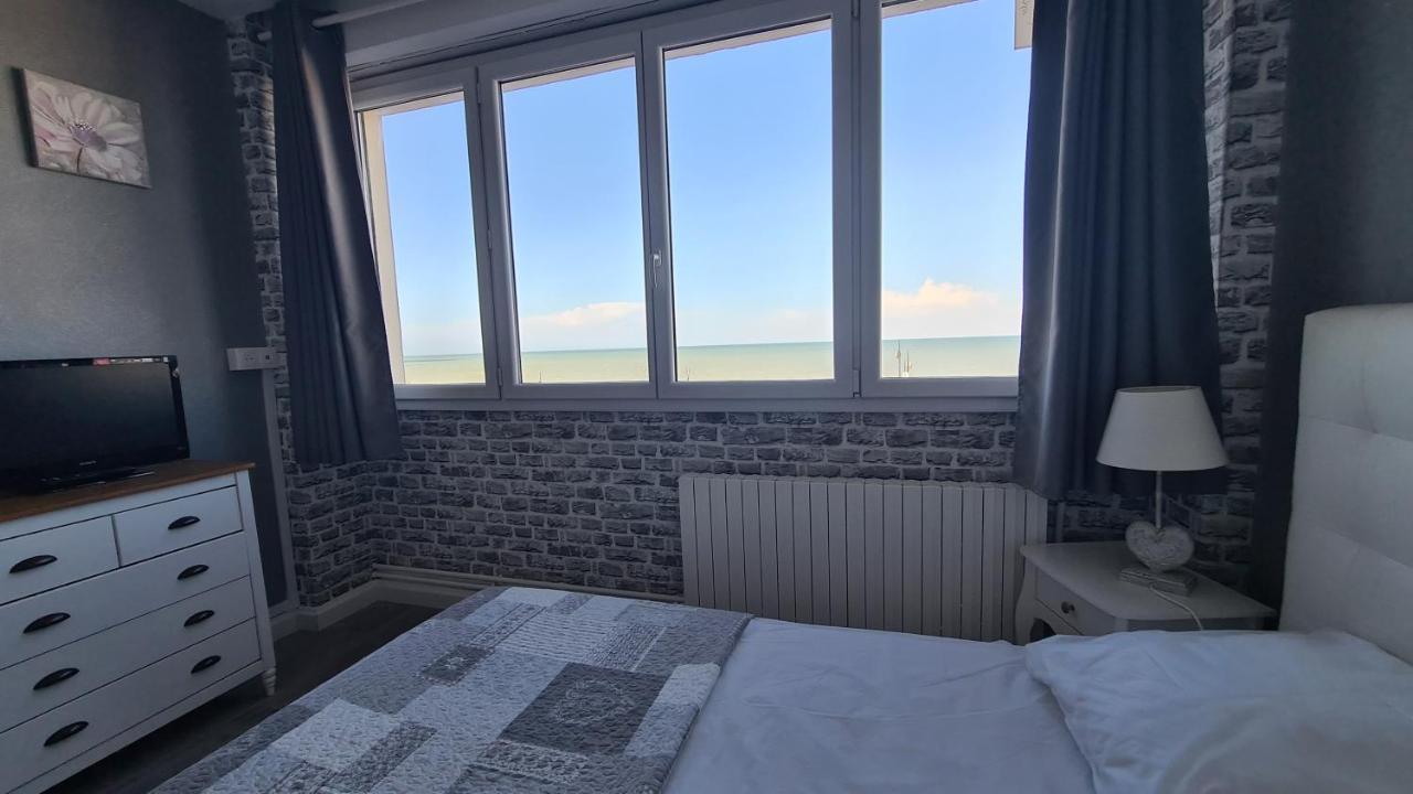 Residence Du Bord De Mer 9 Appartements Avec Une Vraie Vue Mer Le Treport Luaran gambar