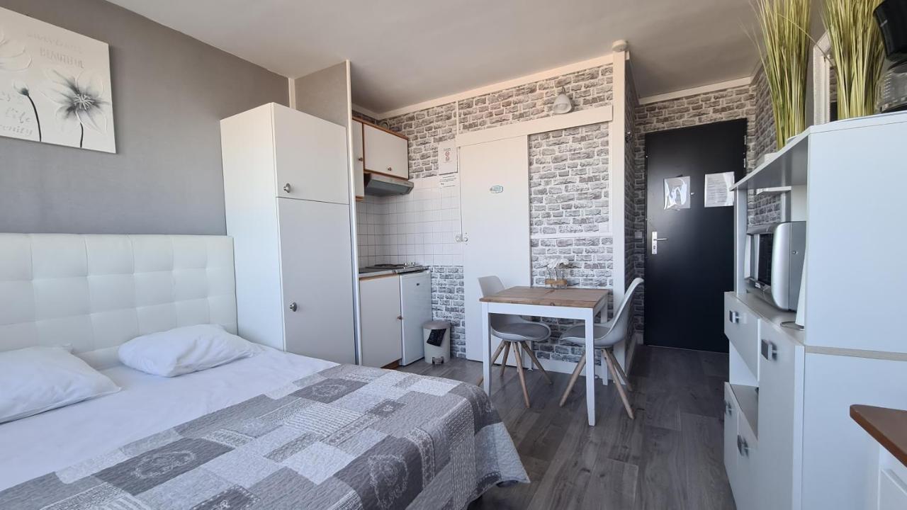 Residence Du Bord De Mer 9 Appartements Avec Une Vraie Vue Mer Le Treport Luaran gambar